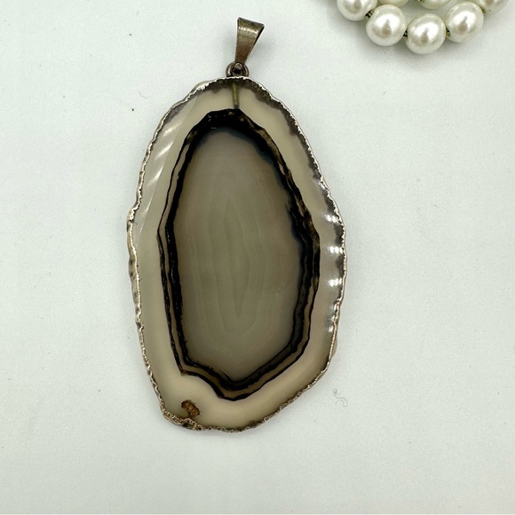 Vintage Handcrafted Agate Pendant 2” - Picture 3 of 4